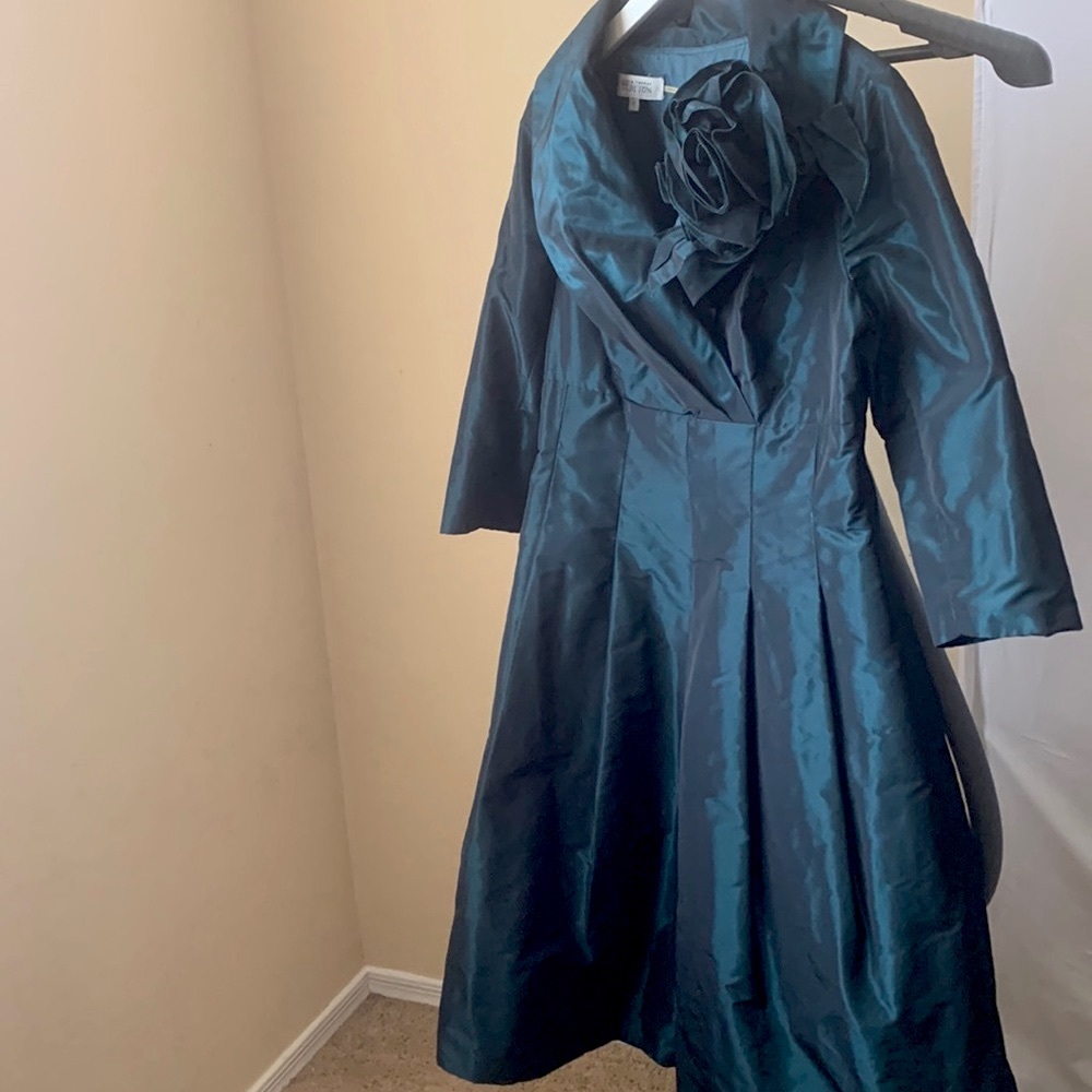 Rickie Freeman x Teri Jon Teal Dress with Flower Detail, Sz 8, Belt not Included